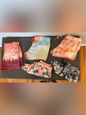 Lot of 5 Mixed Tie-Dye and Palm Print Lounge Shorts Bundle Old Navy